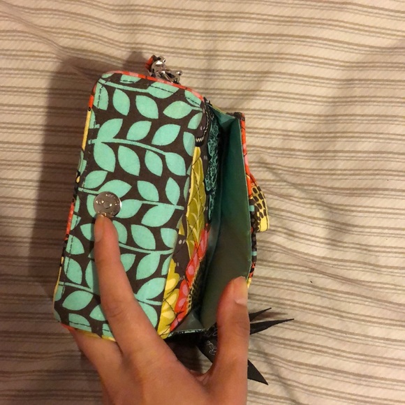 Vera Bradley wristlet - Picture 2 of 7
